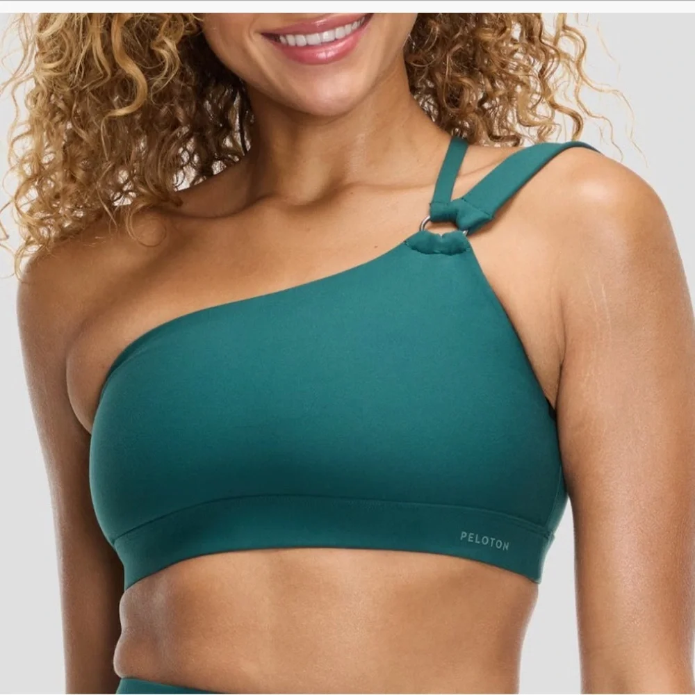 Peloton Cadent O-Ring one shoulder bra. NWT